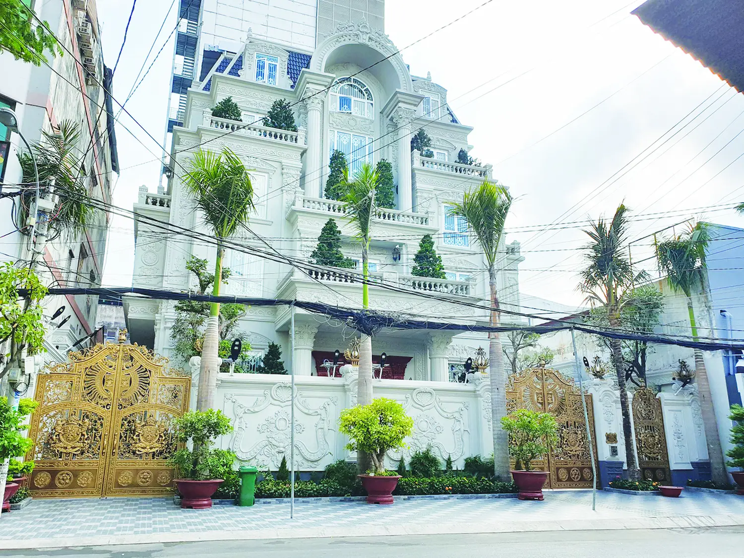 Villa 130 Trần Nhân Tôn- Phường 2- Quận 10- Tp Hồ Chí Minh